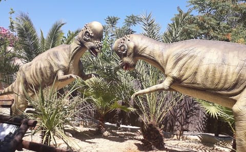 Family Day Tour: CRETAquarium, Dinosauria Park & Heraklion