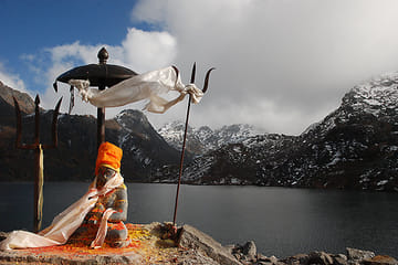 Helambu Lantang Valley Helicopter Tour