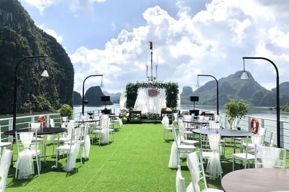 Lan Ha Bay Luxury Cruise 2D/1N: Kayaking & Swimming at the pristine places