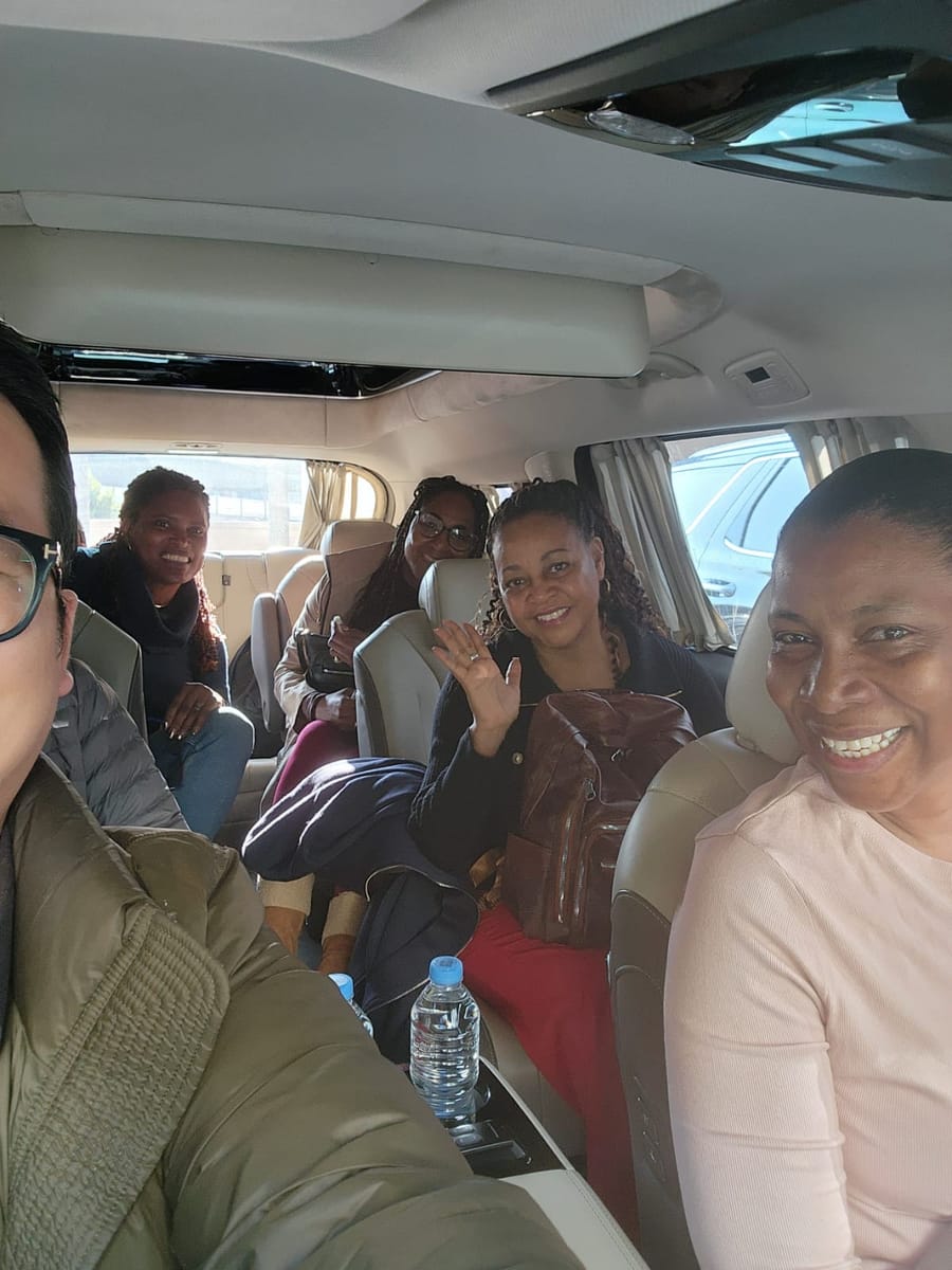 airport pickup, Seoul culture tour, Seoul first‑time visitors,Seoul private tour,hotel pickup, Seoul small group,family‑friendly Seoul,wheel