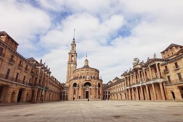 Cimadevilla Walking Tour: Art and History in Gijón