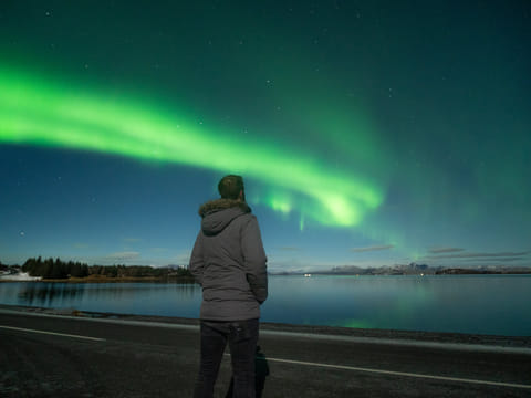 Northern Lights in 4x4 Super with Local Pastries, Hot Chocolate, and Photos