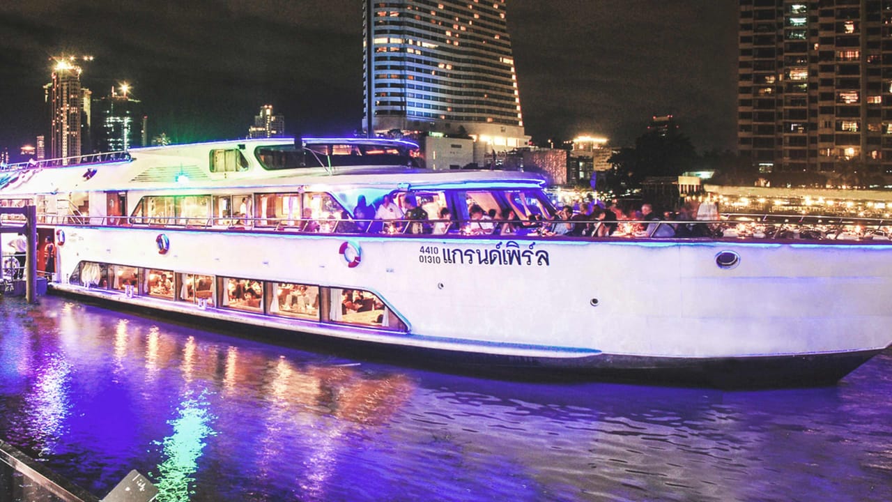 Grand Pearl Candlelit Dinner Cruise: A Night to Remember 4