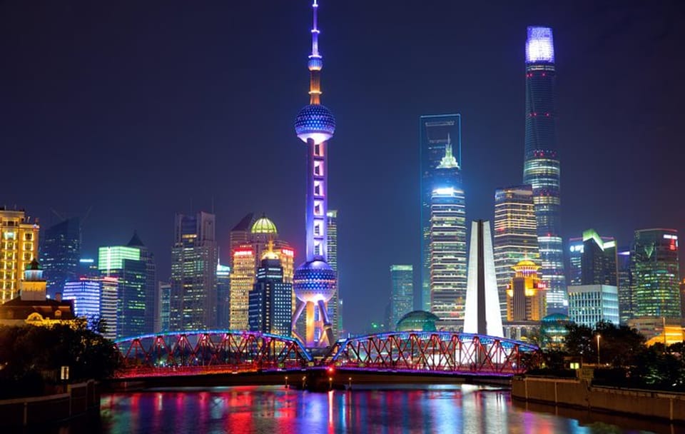 Shanghai Evening Cruise and Street Food Tour