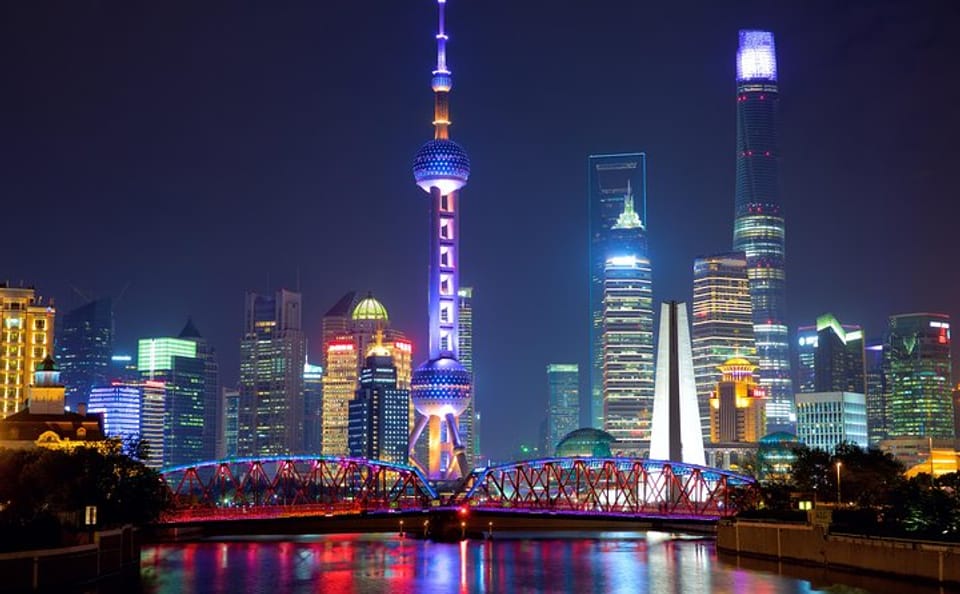 Shanghai Evening Cruise and Street Food Tour