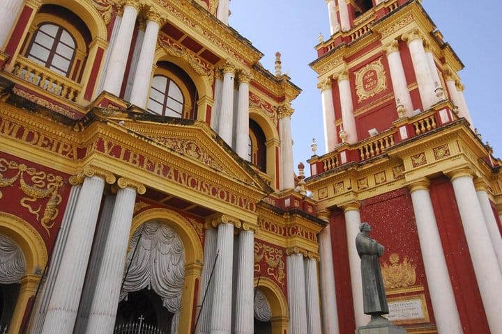 Pass by San Francisco Church during your Salta city tour!