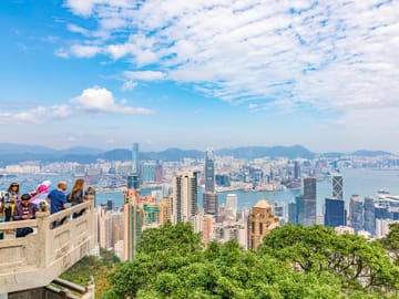 One-day Hong Kong Landmarks Visit with Michelin Dim Sum