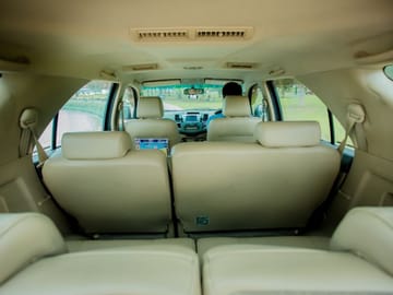 Pattaya: Private Car or Minibus Rental with Driver