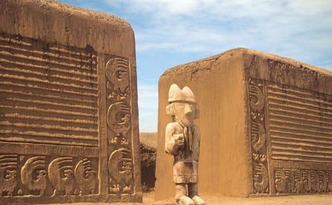 Chan Chan Ruins and Huanchaco Beach Tour in Trujillo
