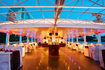 Chaophraya River Dinner Cruise with Scenic Views in Bangkok