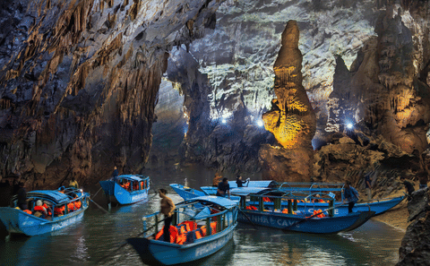Phong Nha and Dark Cave Guided Tour from Dong Hoi