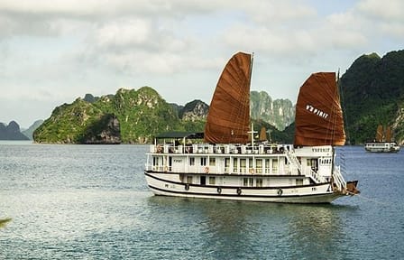 Full-day Exploring Ha Long Bay Wonders