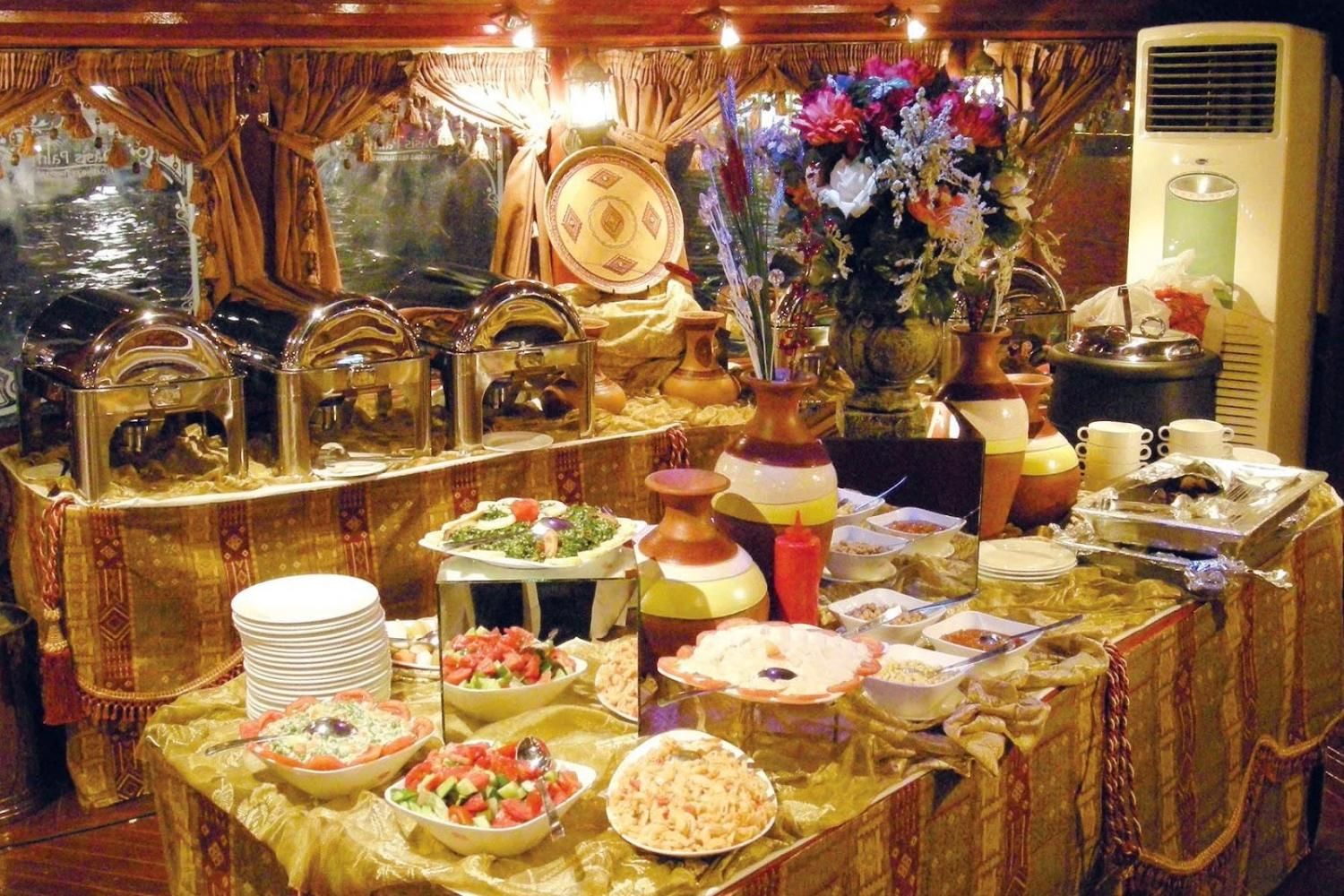 Combo Package: Dubai Tour and Dhow Cruise with Daytur