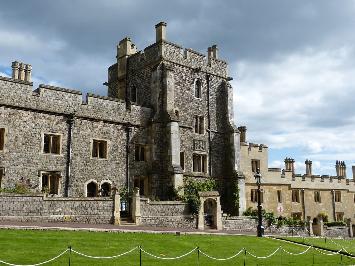 Windsor Castle, Stonehenge, Lacock Village Including Passes 4