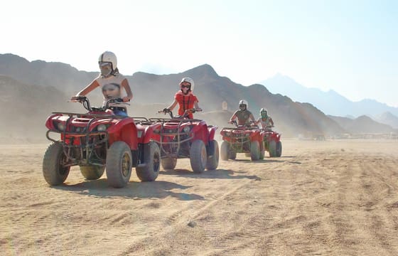 Discover Hurghada-Star watching Desert Adventure by Jeep with Dinner