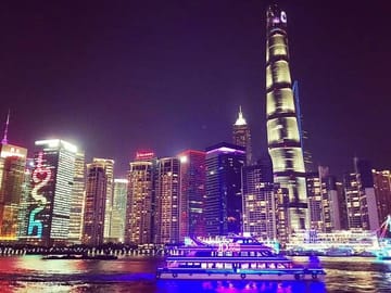 Shanghai Night River Cruise and Light Tour with Yuyuan Bazaar