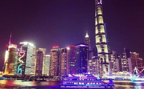 Shanghai Night River Cruise and Yuyuan Bazaar Visit