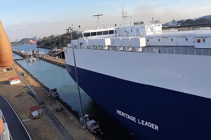 Half-Day City and Panama Canal Tour