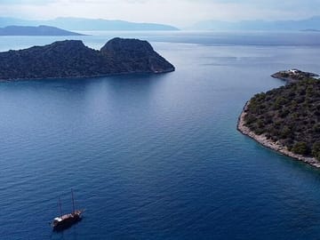 Three Islands Cruise in the Saronic Gulf from Piraeus