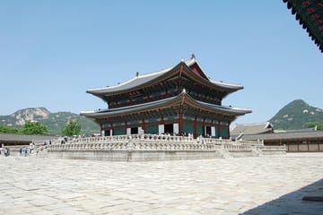 Seoul City Tour: Gyeongbokgung Palace, N Seoul Tower, and Hanok Village
