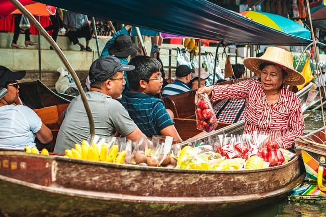 Damnoen saduak floating market