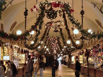 Kraków Christmas Walking Tour with Market Experience