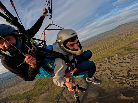 Tandem Paragliding over the Rugged Lava Fields at Blue Mountains, photo 4