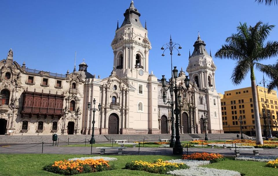 Small-Group Full Day City Tour with Lunch in Lima