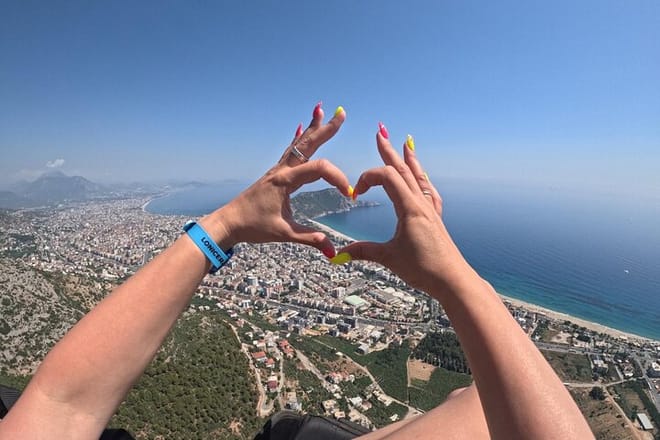 Alanya Paragliding and City Tour with Roundtrip Transfer 7
