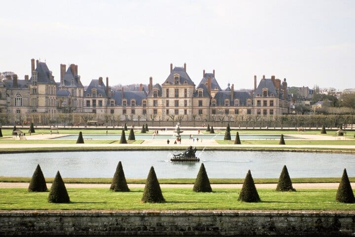 Provins and Fontainebleau One Day Private Trip from Paris 9