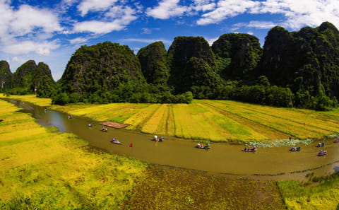 Quang Phu Cau Incense Village and Tam Coc Day Tour
