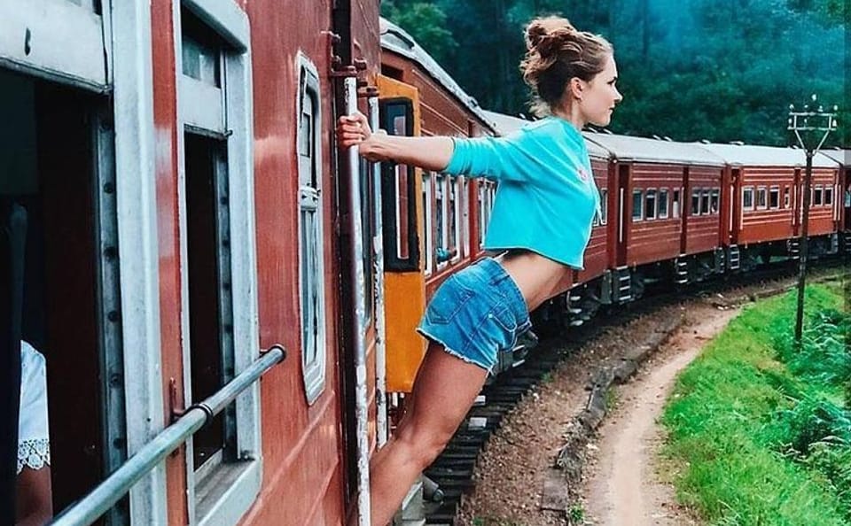 Two-Day Scenic Train and Car Tour in Nuwara Eliya, Sri Lanka