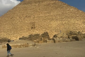 Giza Pyramids, Egyptian Museum & Khan El Khalili Tour