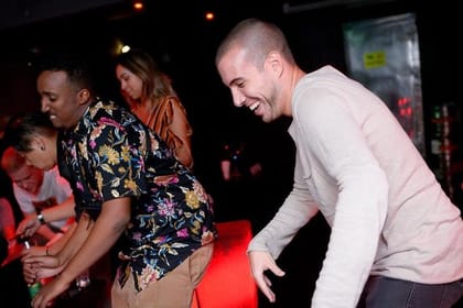 Bangkok: Premium Guided Nightlife Tour & VIP Club Crawl