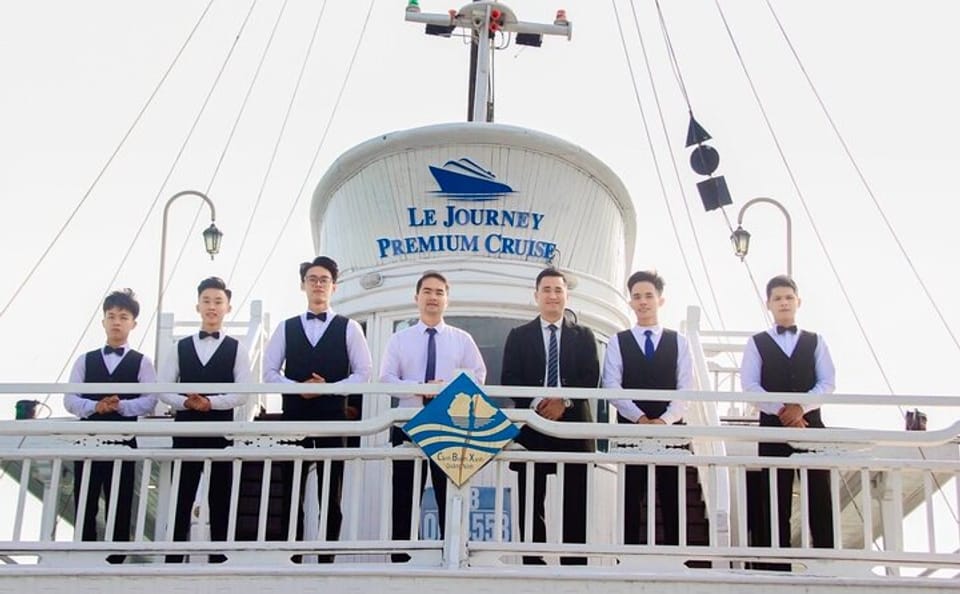 Le Journey Premium Cruise Halong Overnight Boutique 4 Star Cruise