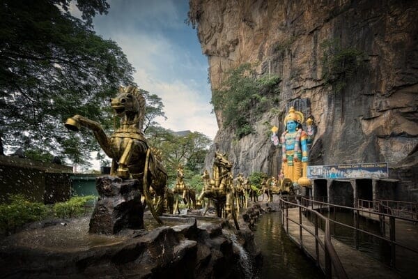 Kanching Waterfalls & Batu Caves Tour
