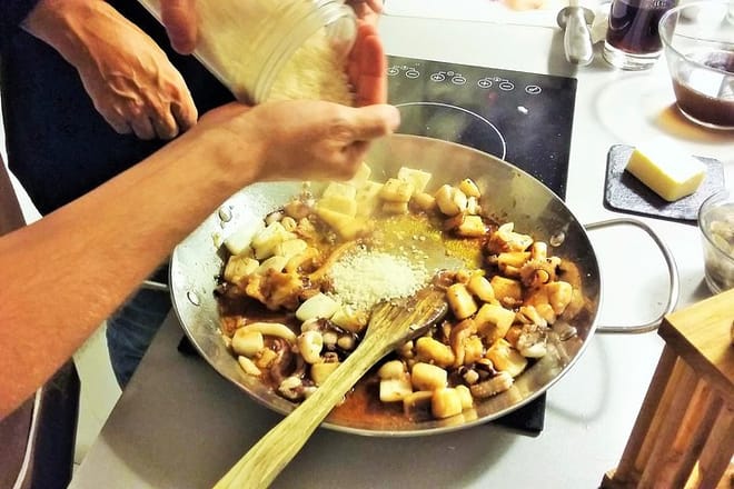 High-quality Private Cooking Experience: Paella, Tapas & market tour for small groups 10