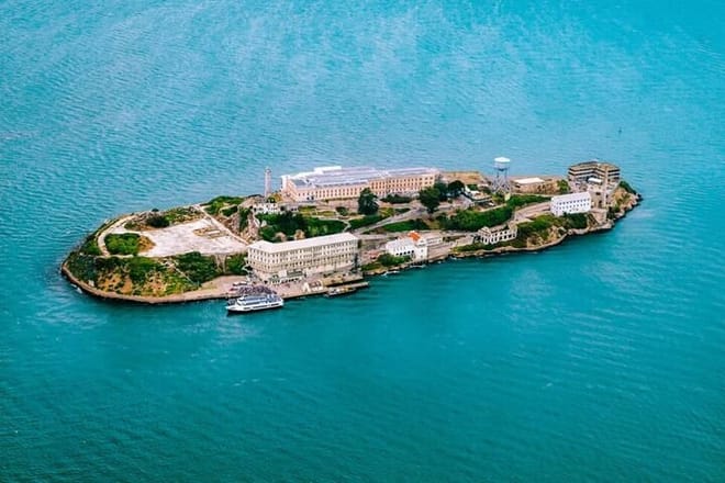 Private 2 Hours Alcatraz Audio Secret Tour with Tickets and Ferry