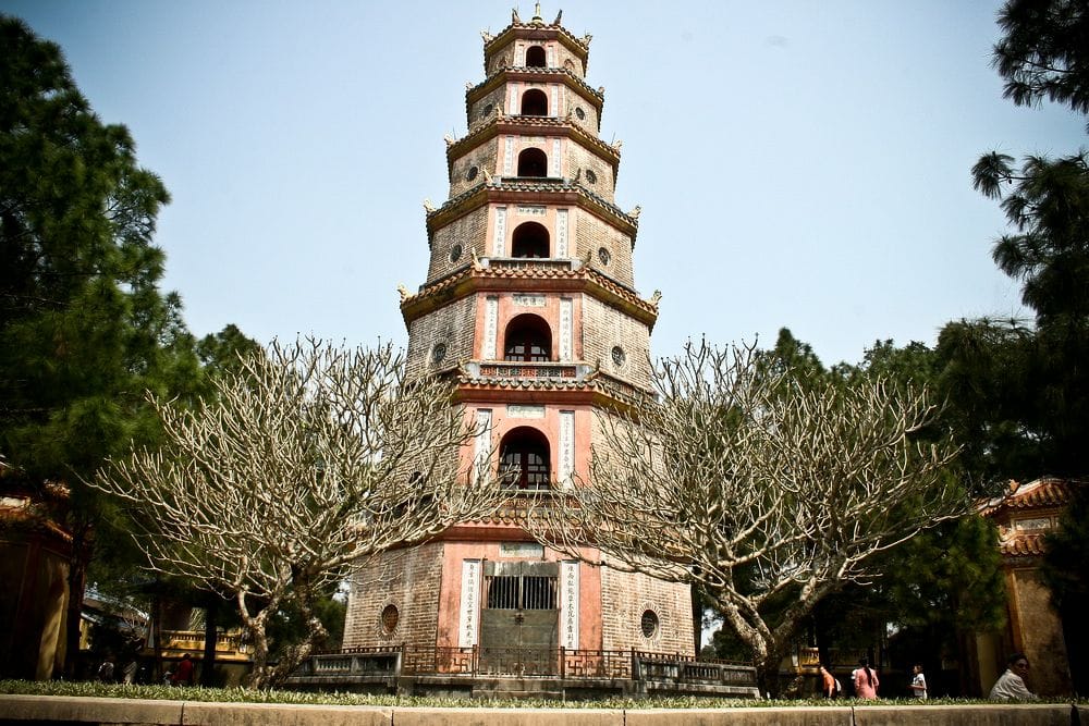 Discover the ancient cities of Hoi An & Hue 4 days 3 nights