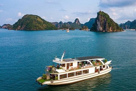 Luxury Halong Bay Cruise from Hanoi – Small Group Adventure