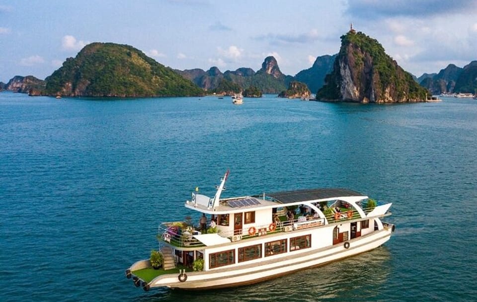 WONDER BAY CRUISE – Luxury 1 Day from Hanoi & Small Group on Boat