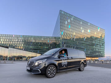 All of our tour vehicles are luxurious and state-of-the-art. You can consider them your mobile lounge during your Private Golden Circle Tour