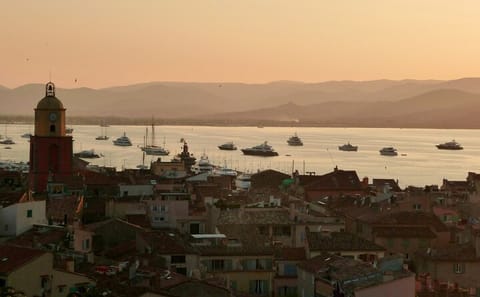 Private Guided Walking Tour of Saint-Tropez Highlights