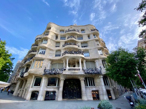 Feel like Gaudí: Barcelona Mosaic Workshop with Tour