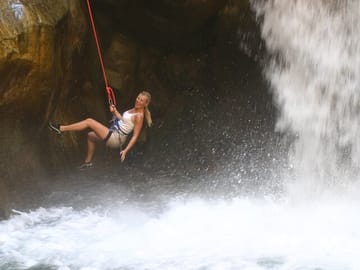 Private Overnight Climbing and Walking Tour in Wadi Mujib from Amman