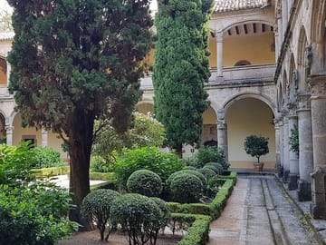 Discover Plasencia – Cathedral, City Walls, Aqueduct & Old Town