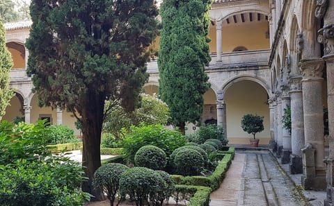 Walking Tour of Plasencia's Cathedral and Historic Sites