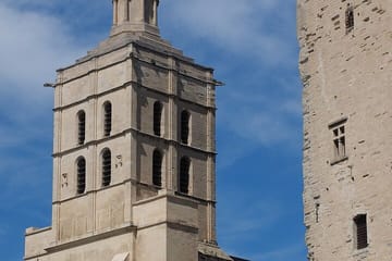 Private Historic Walking Tour of Avignon Old Town