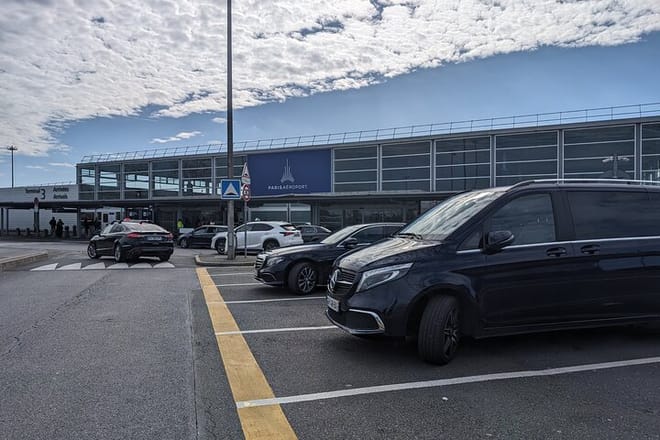 Airport transfer Beauvais Paris Private driver  photo 2