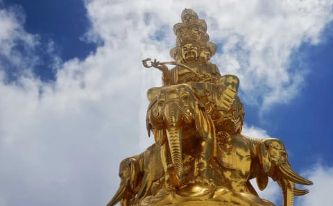 Mt Emei and temple stay experience 2 days tour